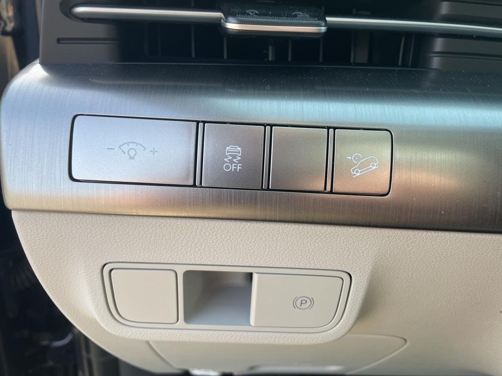new 2025 Hyundai Kona car, priced at $29,323