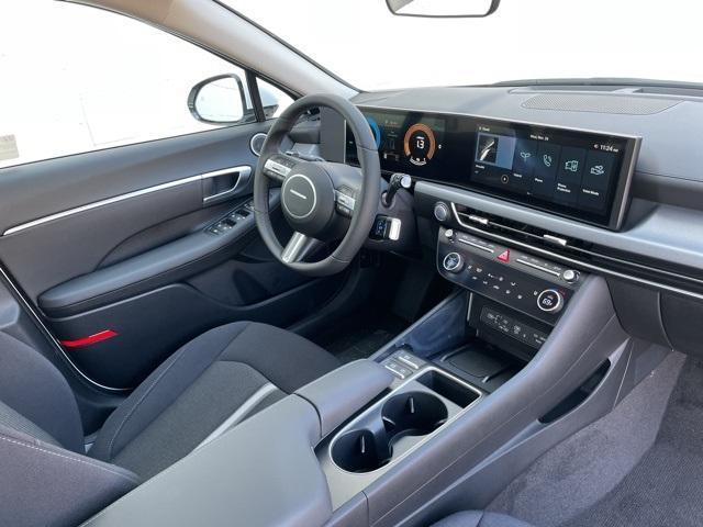 new 2025 Hyundai Sonata Hybrid car, priced at $31,759