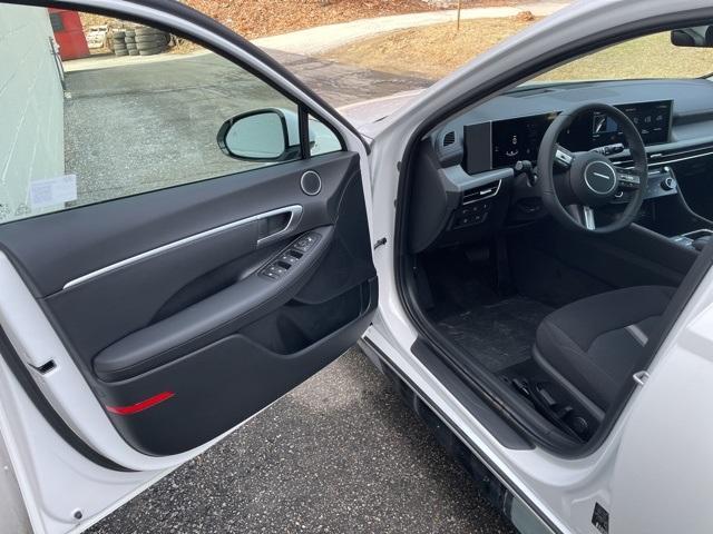 new 2025 Hyundai Sonata Hybrid car, priced at $31,759