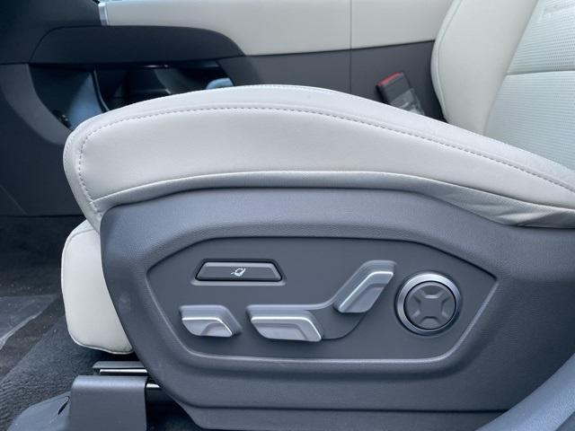 new 2025 Hyundai SANTA FE HEV car, priced at $48,733