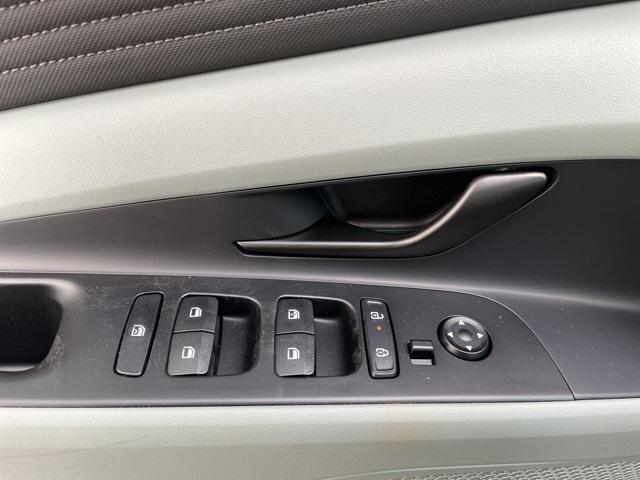 new 2025 Hyundai ELANTRA HEV car, priced at $29,337