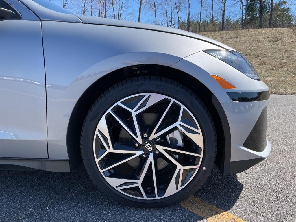 new 2025 Hyundai IONIQ 6 car, priced at $42,333