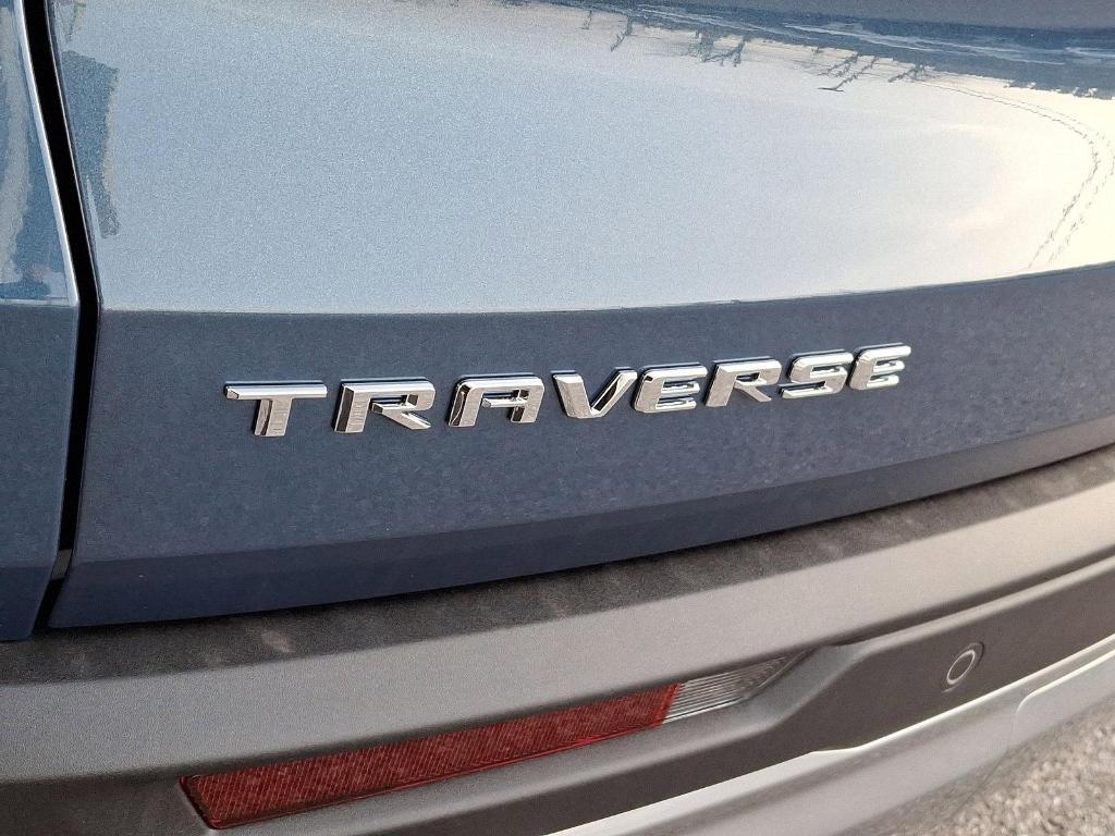 new 2025 Chevrolet Traverse car, priced at $43,180