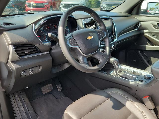 used 2023 Chevrolet Traverse car, priced at $33,495