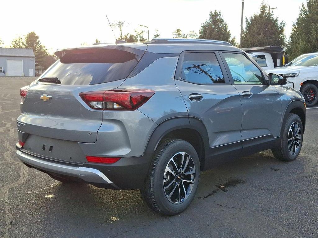 new 2025 Chevrolet TrailBlazer car, priced at $28,559