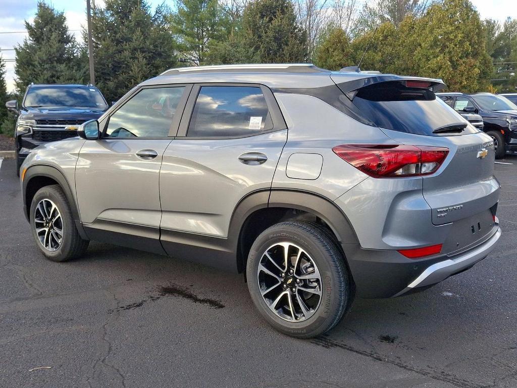 new 2025 Chevrolet TrailBlazer car, priced at $28,559