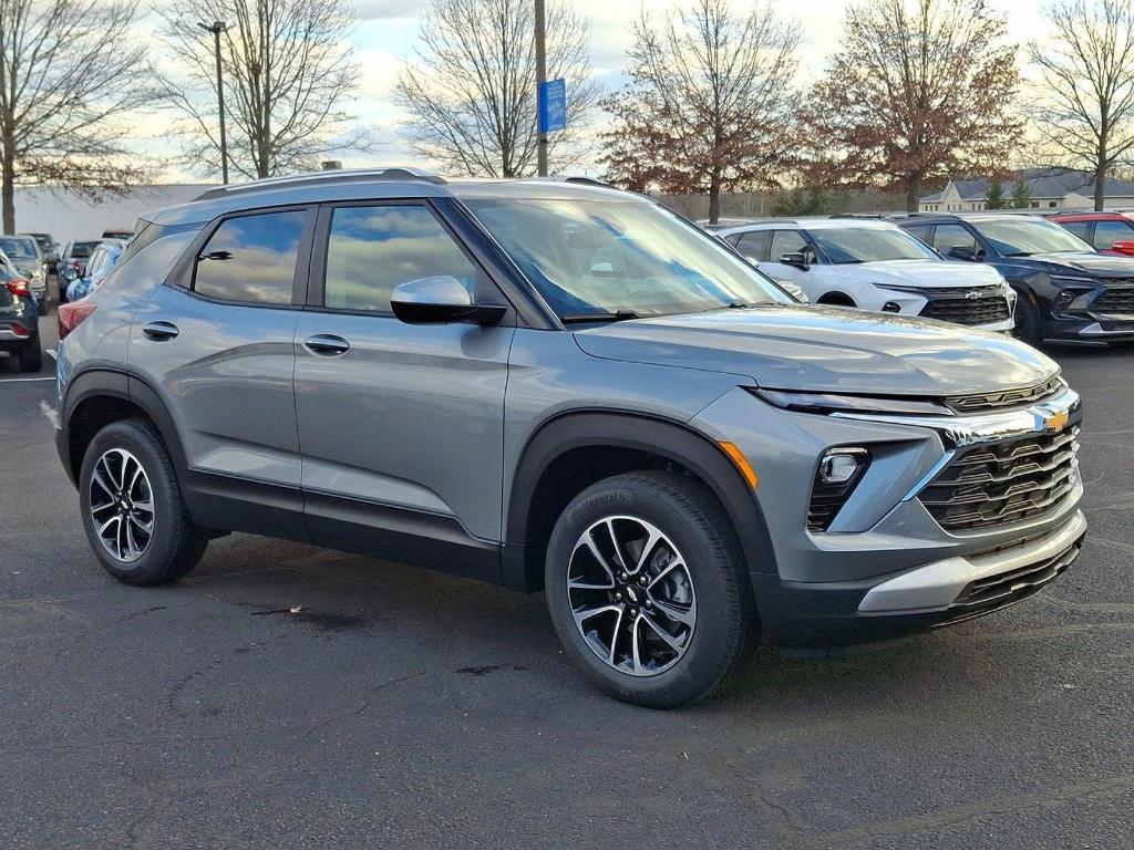 new 2025 Chevrolet TrailBlazer car, priced at $28,559