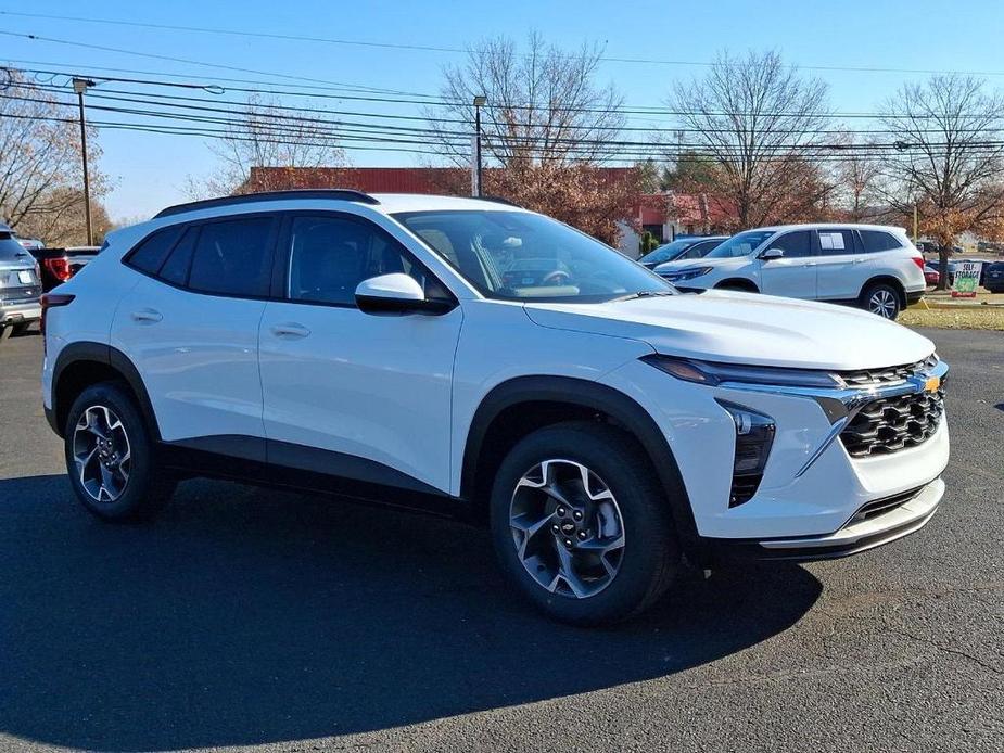 new 2025 Chevrolet Trax car, priced at $25,880