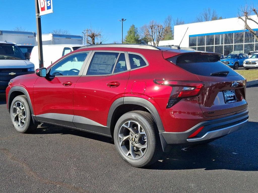 new 2025 Chevrolet Trax car, priced at $25,784