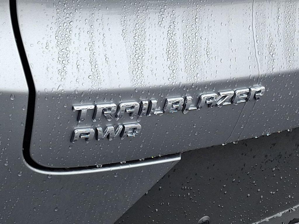 new 2025 Chevrolet TrailBlazer car, priced at $33,100