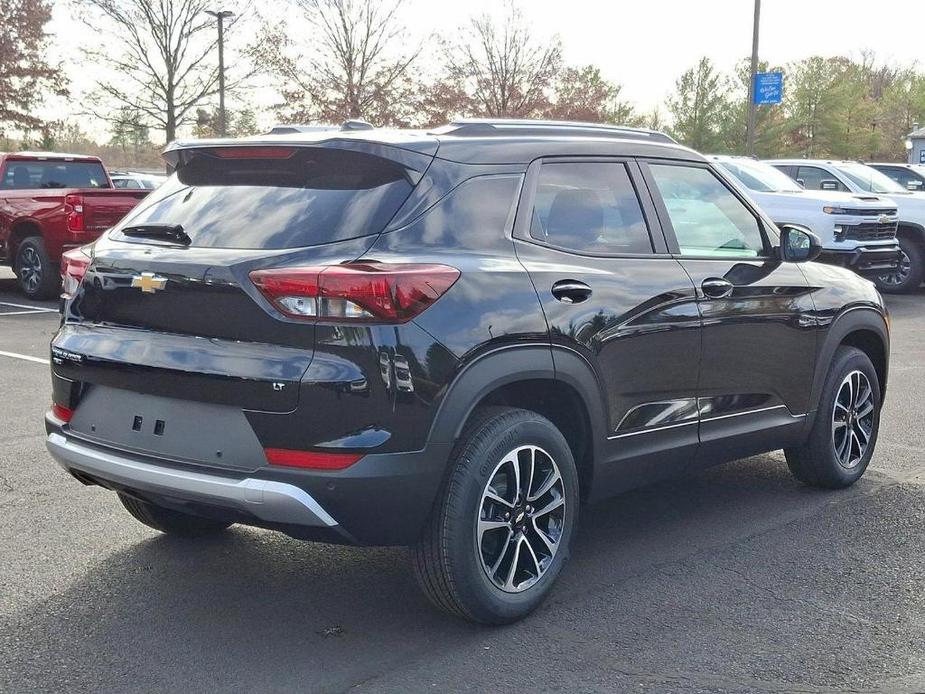 new 2025 Chevrolet TrailBlazer car, priced at $28,615