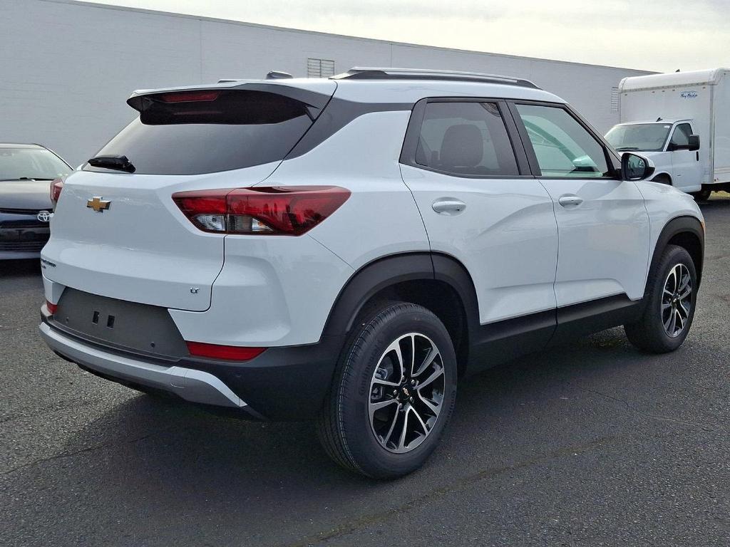 new 2025 Chevrolet TrailBlazer car, priced at $28,259