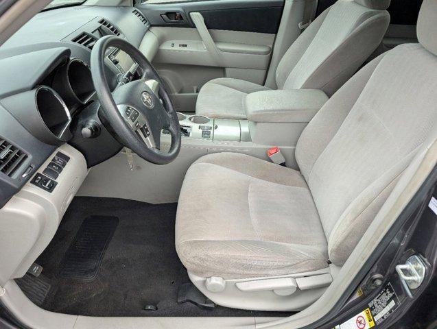 used 2013 Toyota Highlander car, priced at $14,995