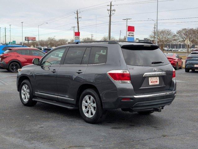 used 2013 Toyota Highlander car, priced at $14,995