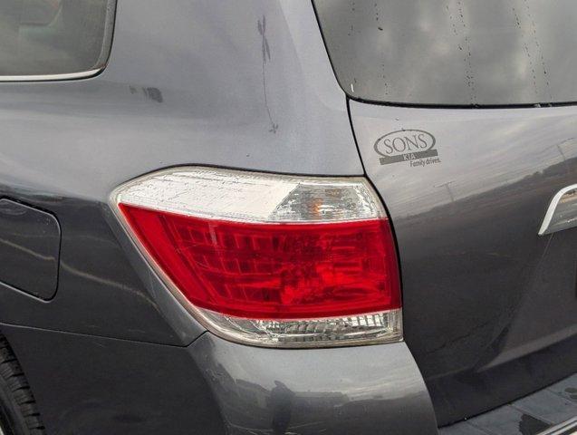 used 2013 Toyota Highlander car, priced at $14,995