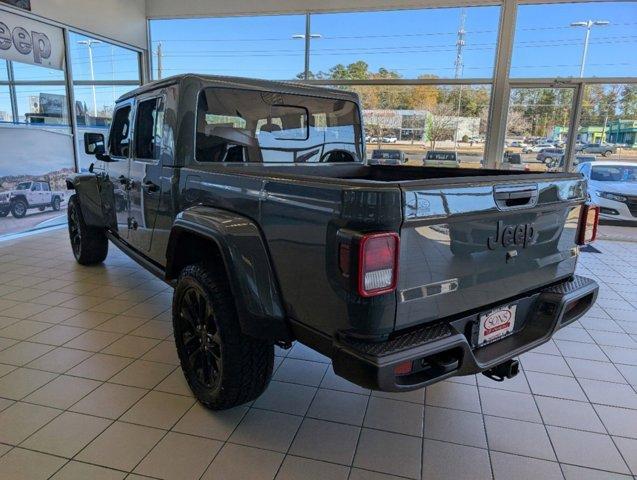 new 2025 Jeep Gladiator car, priced at $43,235