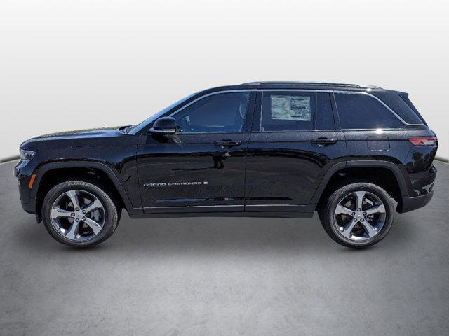 new 2024 Jeep Grand Cherokee car, priced at $43,995