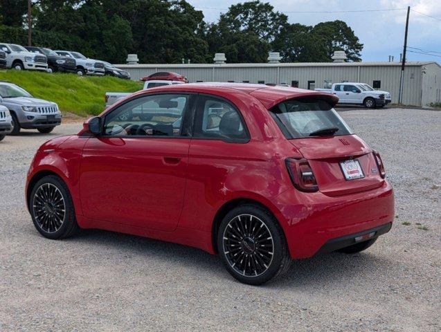 new 2024 FIAT 500e car