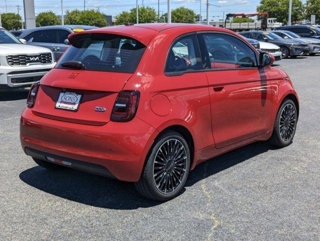 new 2024 FIAT 500e car