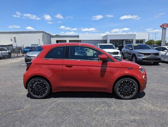 new 2024 FIAT 500e car