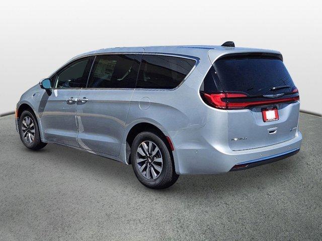 used 2023 Chrysler Pacifica Hybrid car, priced at $34,995