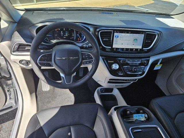 used 2023 Chrysler Pacifica Hybrid car, priced at $34,995