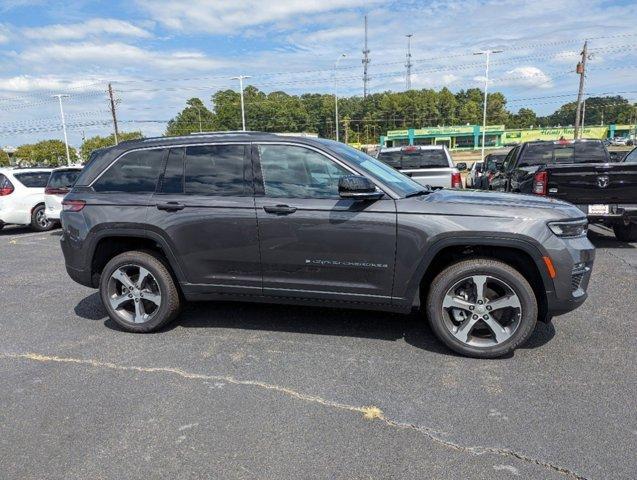 new 2023 Jeep Grand Cherokee car, priced at $37,995