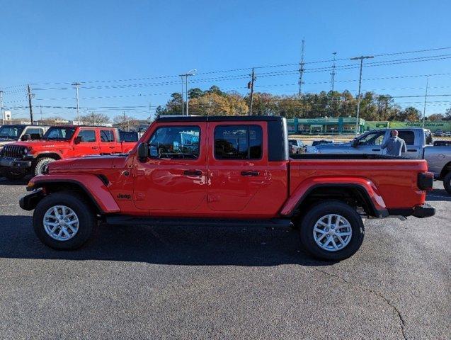 new 2023 Jeep Gladiator car, priced at $40,995