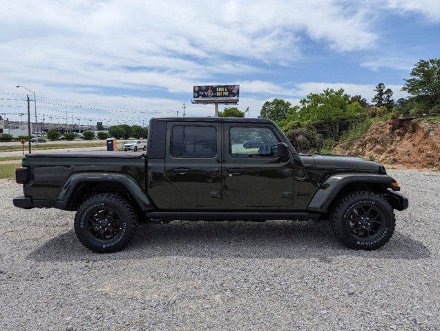 new 2024 Jeep Gladiator car, priced at $45,227