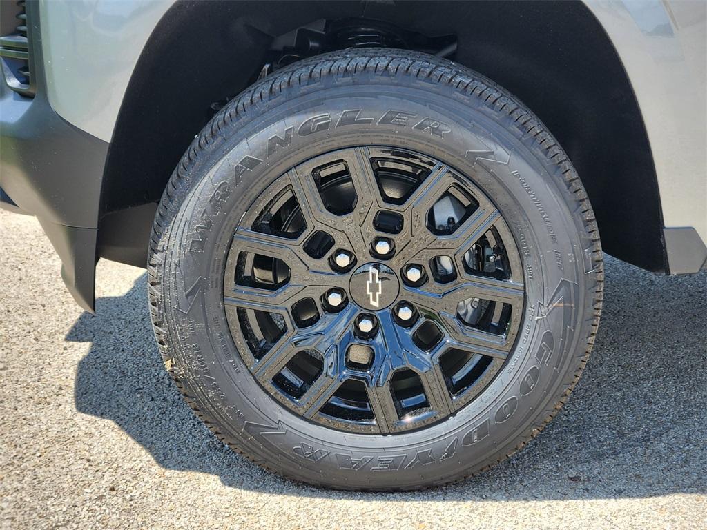 new 2025 Chevrolet Colorado car, priced at $35,550