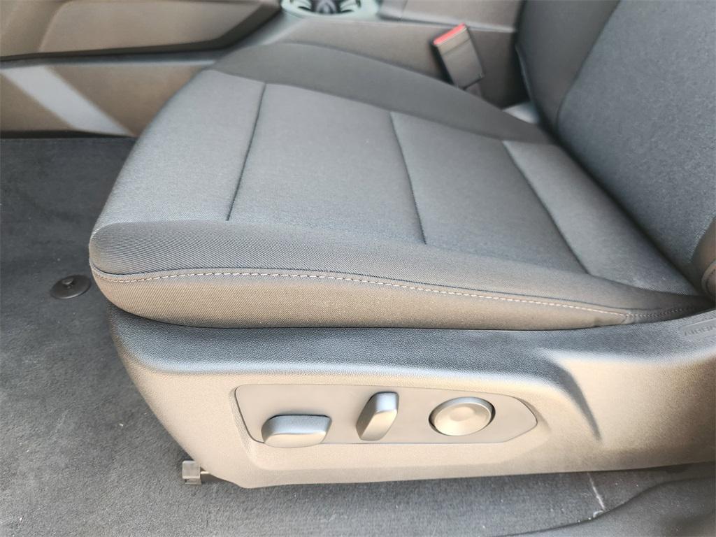 new 2025 Chevrolet Colorado car, priced at $35,550