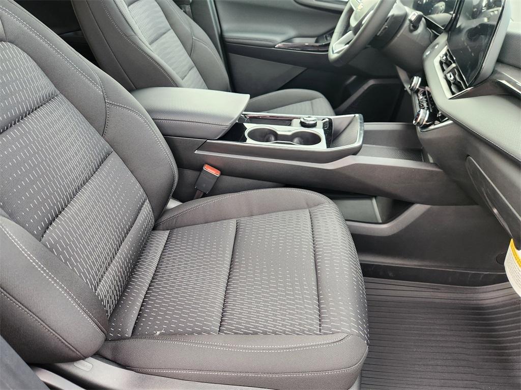 new 2026 Chevrolet Equinox car, priced at $30,320