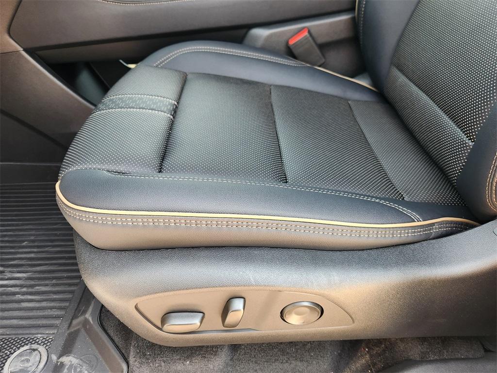 new 2026 Chevrolet Traverse car, priced at $58,778
