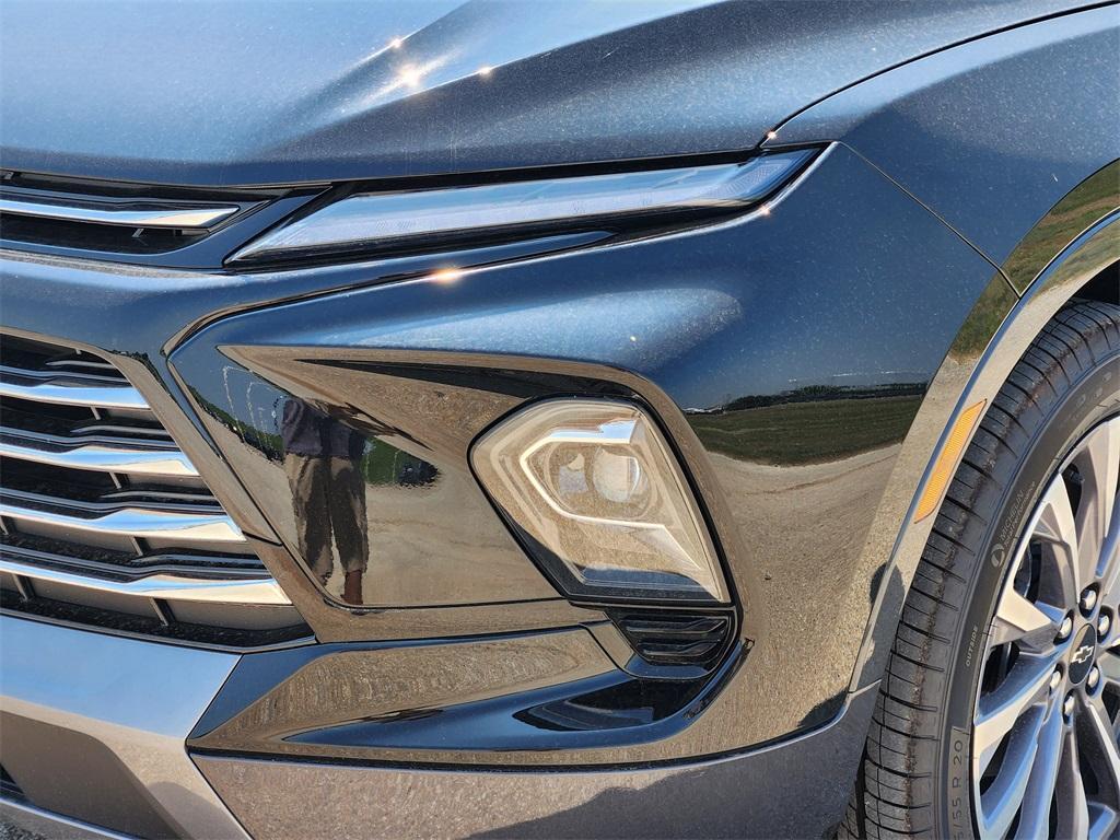 new 2025 Chevrolet Blazer car, priced at $48,144