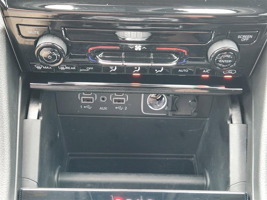 used 2024 Jeep Grand Cherokee L car, priced at $33,555