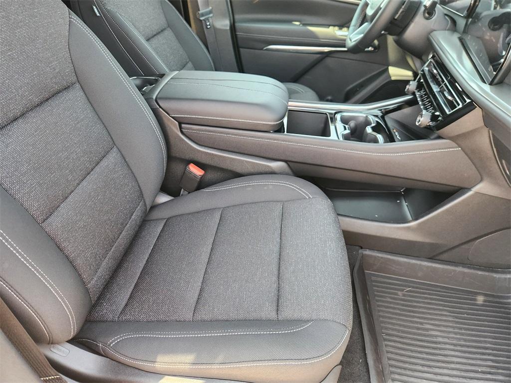 new 2026 Chevrolet Traverse car, priced at $42,529