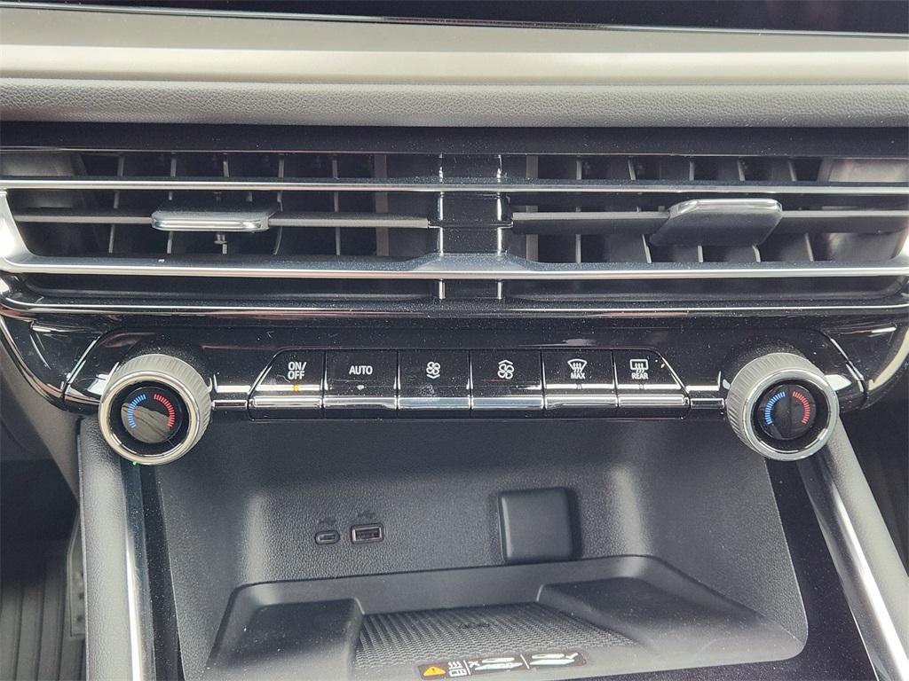 new 2026 Chevrolet Traverse car, priced at $43,459