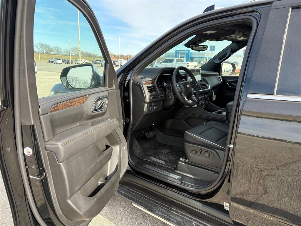 new 2024 Chevrolet Suburban car, priced at $74,185