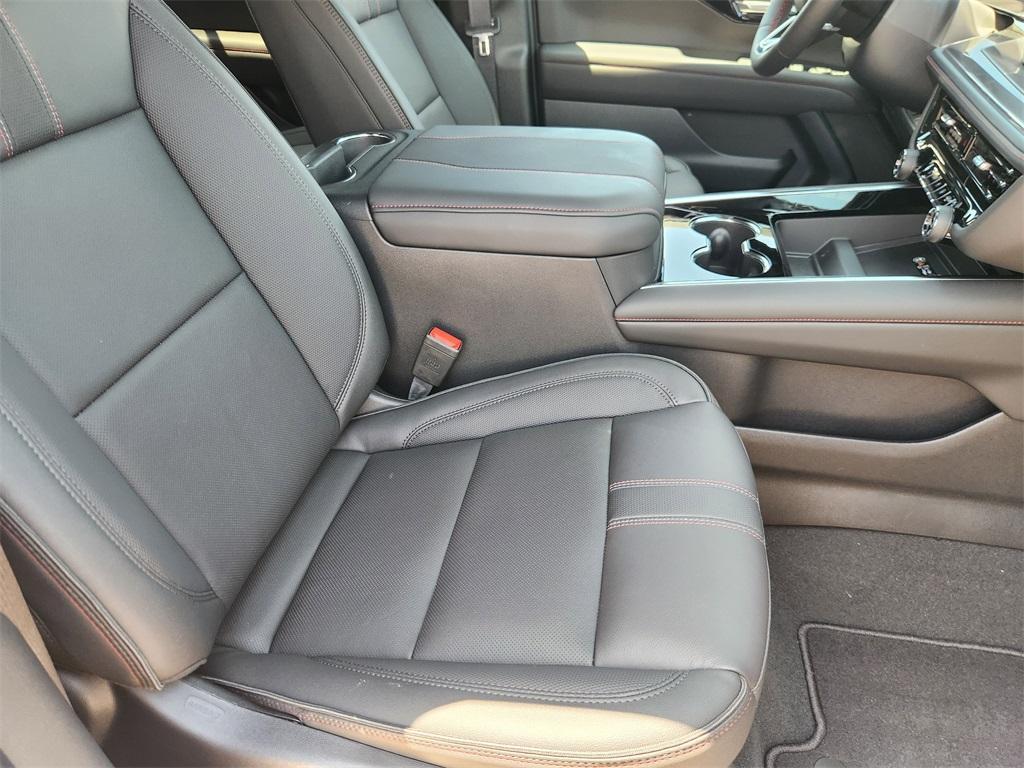 new 2025 Chevrolet Suburban car, priced at $77,125