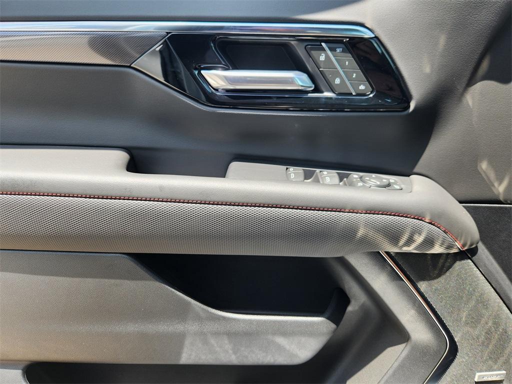 new 2025 Chevrolet Suburban car, priced at $77,125