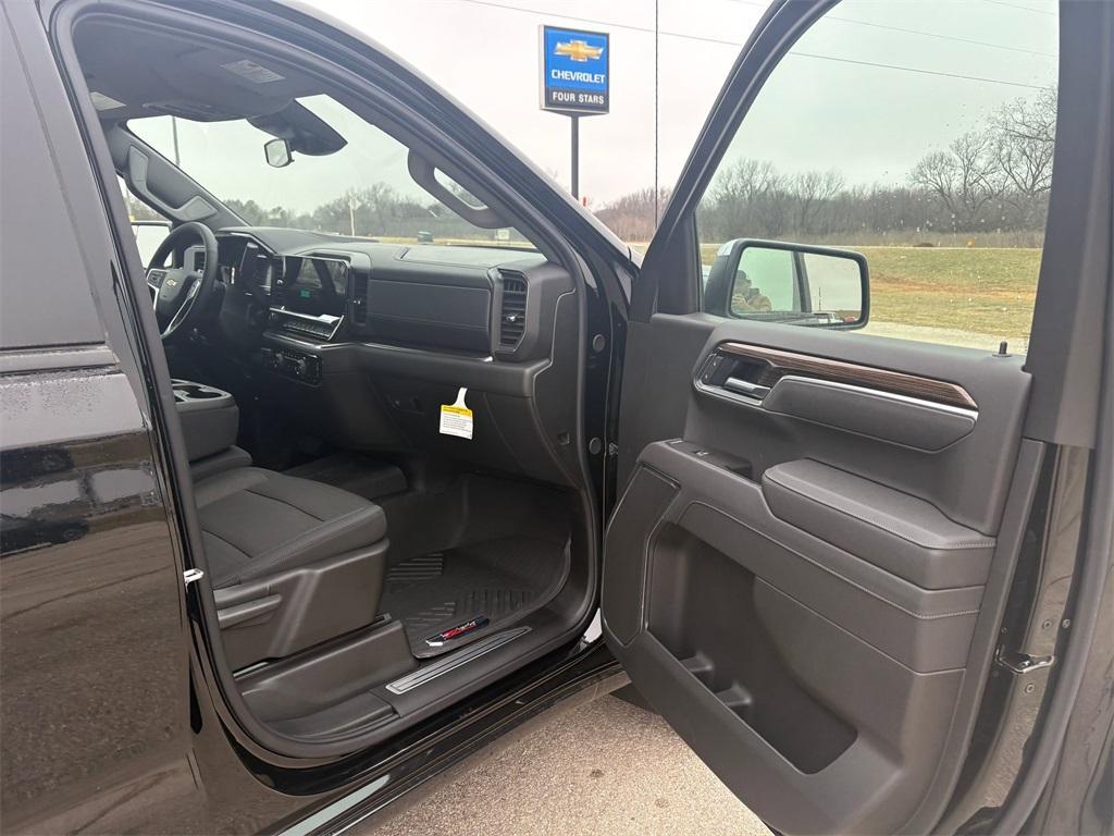 new 2025 Chevrolet Silverado 1500 car, priced at $52,616