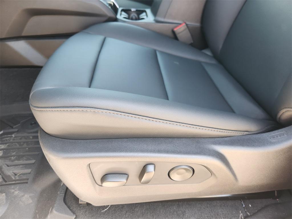 new 2025 Chevrolet Colorado car, priced at $49,165