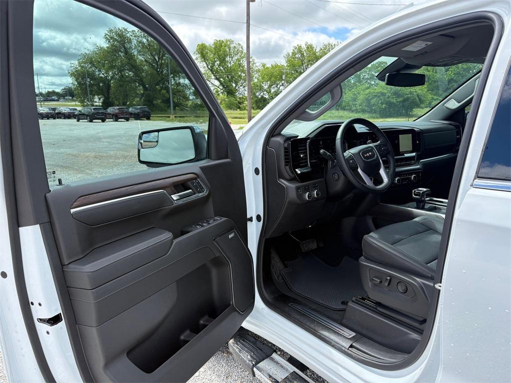 used 2024 GMC Sierra 1500 car, priced at $55,219