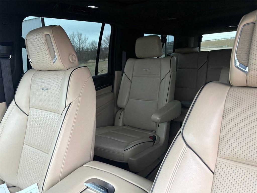 used 2022 Cadillac Escalade ESV car, priced at $62,320