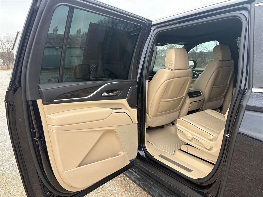 used 2022 Cadillac Escalade ESV car, priced at $62,320