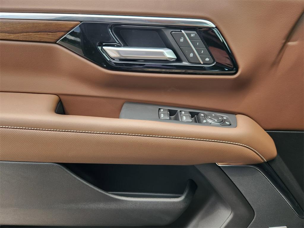 new 2025 Chevrolet Suburban car, priced at $84,119