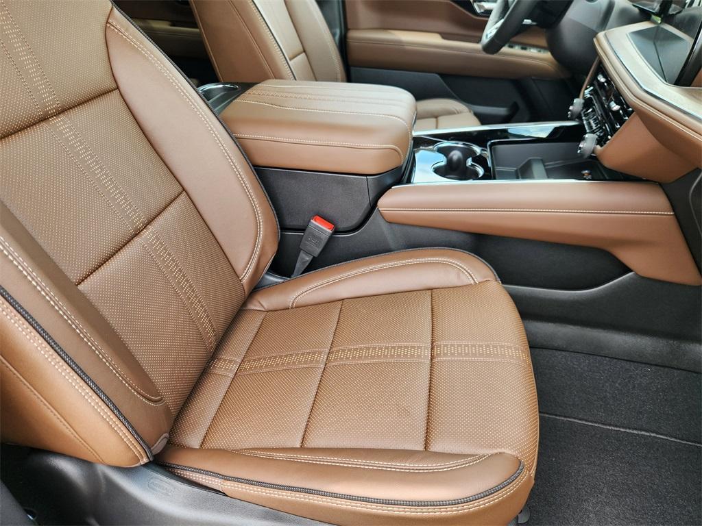 new 2025 Chevrolet Suburban car, priced at $84,119