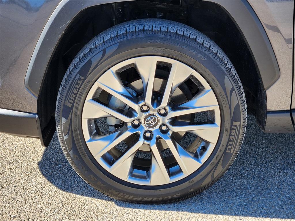 used 2021 Toyota RAV4 car, priced at $23,550