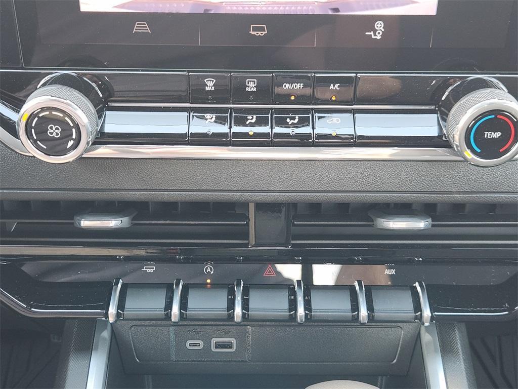 new 2026 Chevrolet Colorado car, priced at $34,471