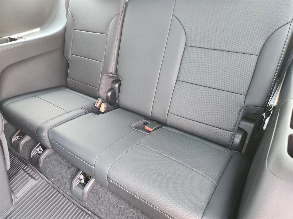 new 2026 Chevrolet Traverse car, priced at $43,459